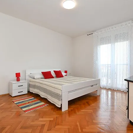 Appartement Mara *
